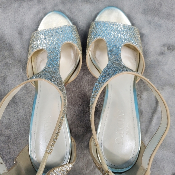 David's Bridal sparkle t-strap heels 7.5 - Picture 9 of 13